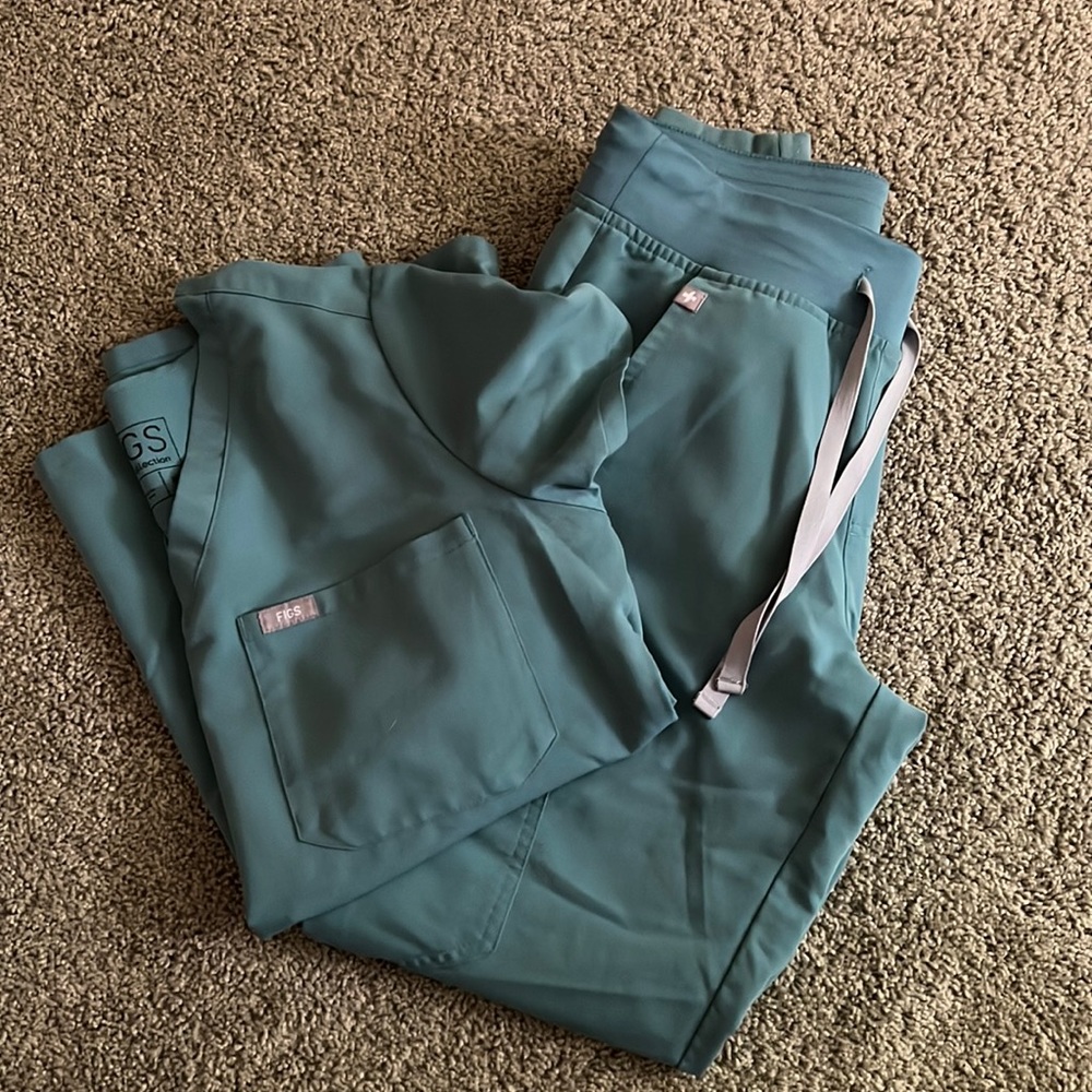 Figs scrubs